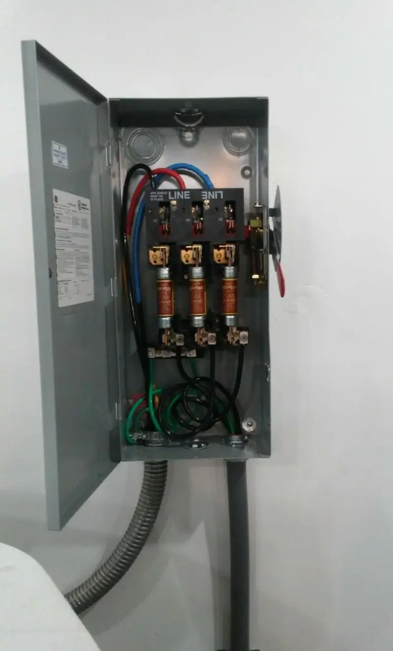 Three-phase disconnect switch installed for Smoke Detector Installation in Wood Dale